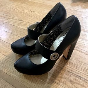 Seychelles black leather Mary Jane pumps. Size 8